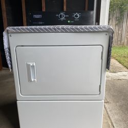 Maytag MEDP575GW 27” Commercial Grade Residential Electric Dryer