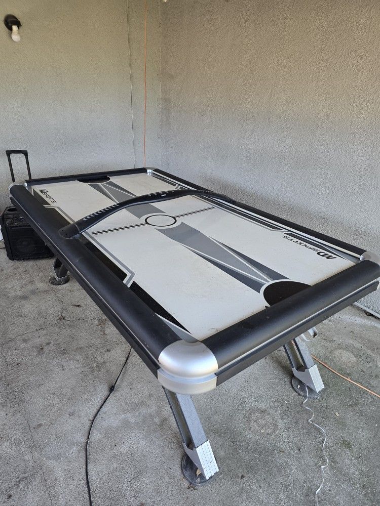 Air Hockey Table