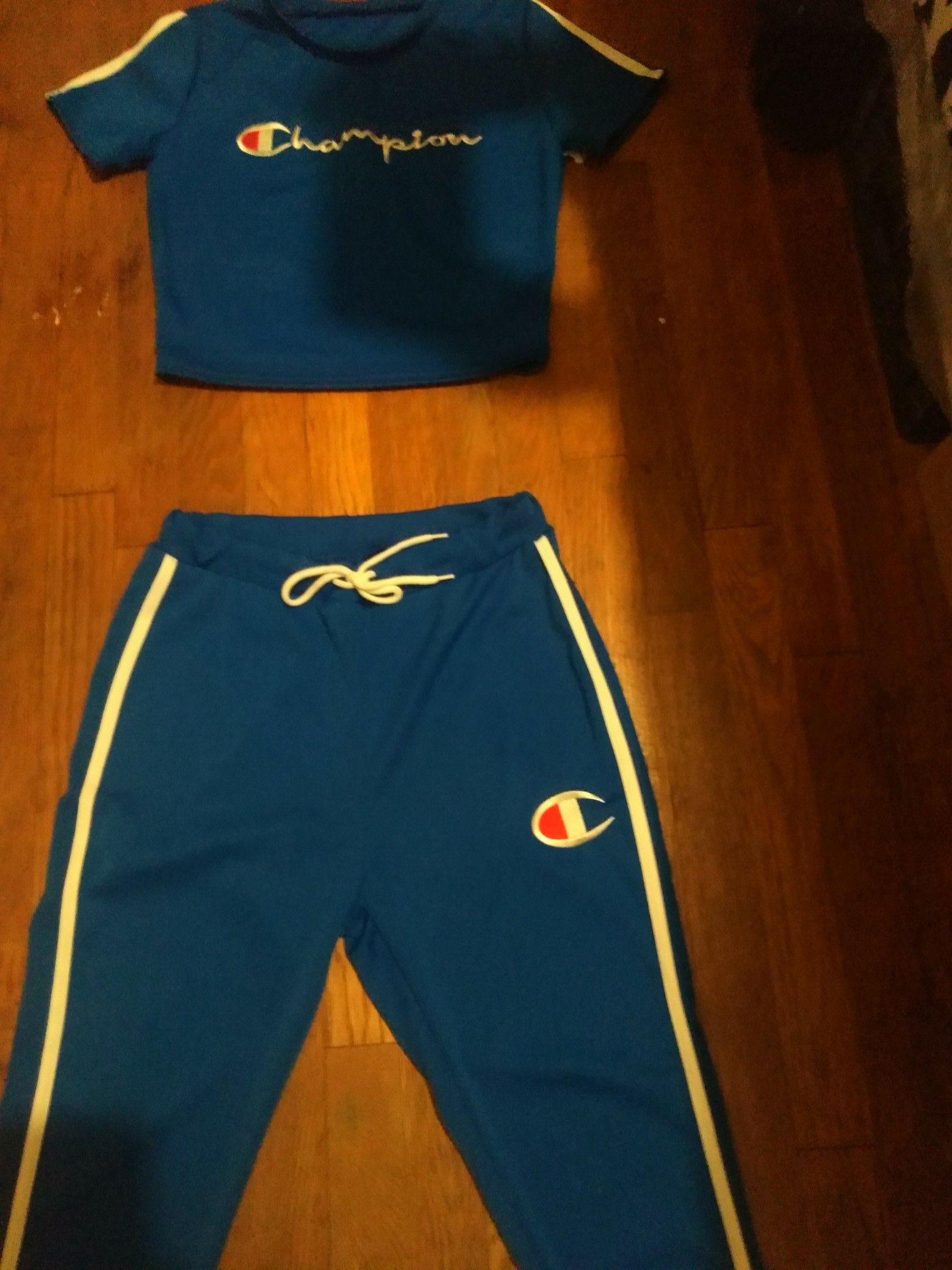 Women's champion crop top an champion