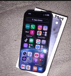 iPhone 17 pro max with box T-mobile/Metro carriers only clean IMEI new condition color blue 17 pro max trade for a same value phone preference folding