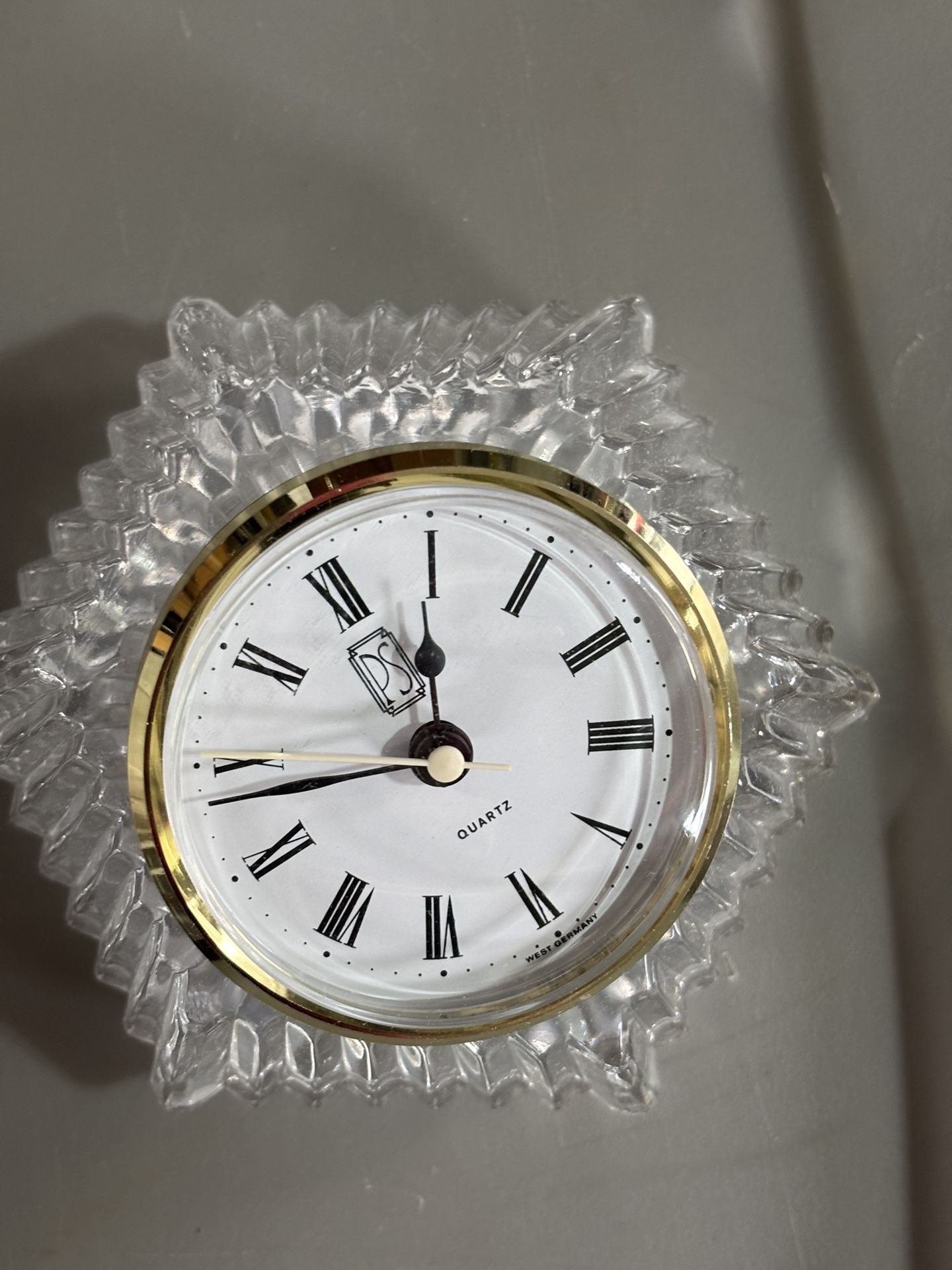 Quartz Clock Fine Bavarian Crystal . The Paul Sebastian INC. Collection Brand New In The Box