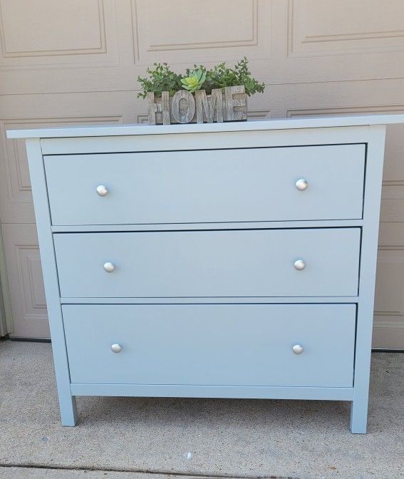 MODERN LIGHT BLUE 3 DEEP DRAWERS DRESSER LIKE NEW! 43x21x38 
SILVER KNOBS