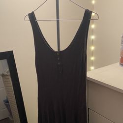Women’s Dress (Large)