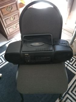 Fisher brand cd player with cassette player recorder am fm radio
