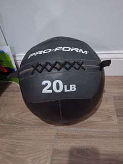 Pro-Form 20 LB Medicine Ball. Yes4all Kettle bell 20lb and 8lb plastic Kettlebell. All in Excellent Condition.