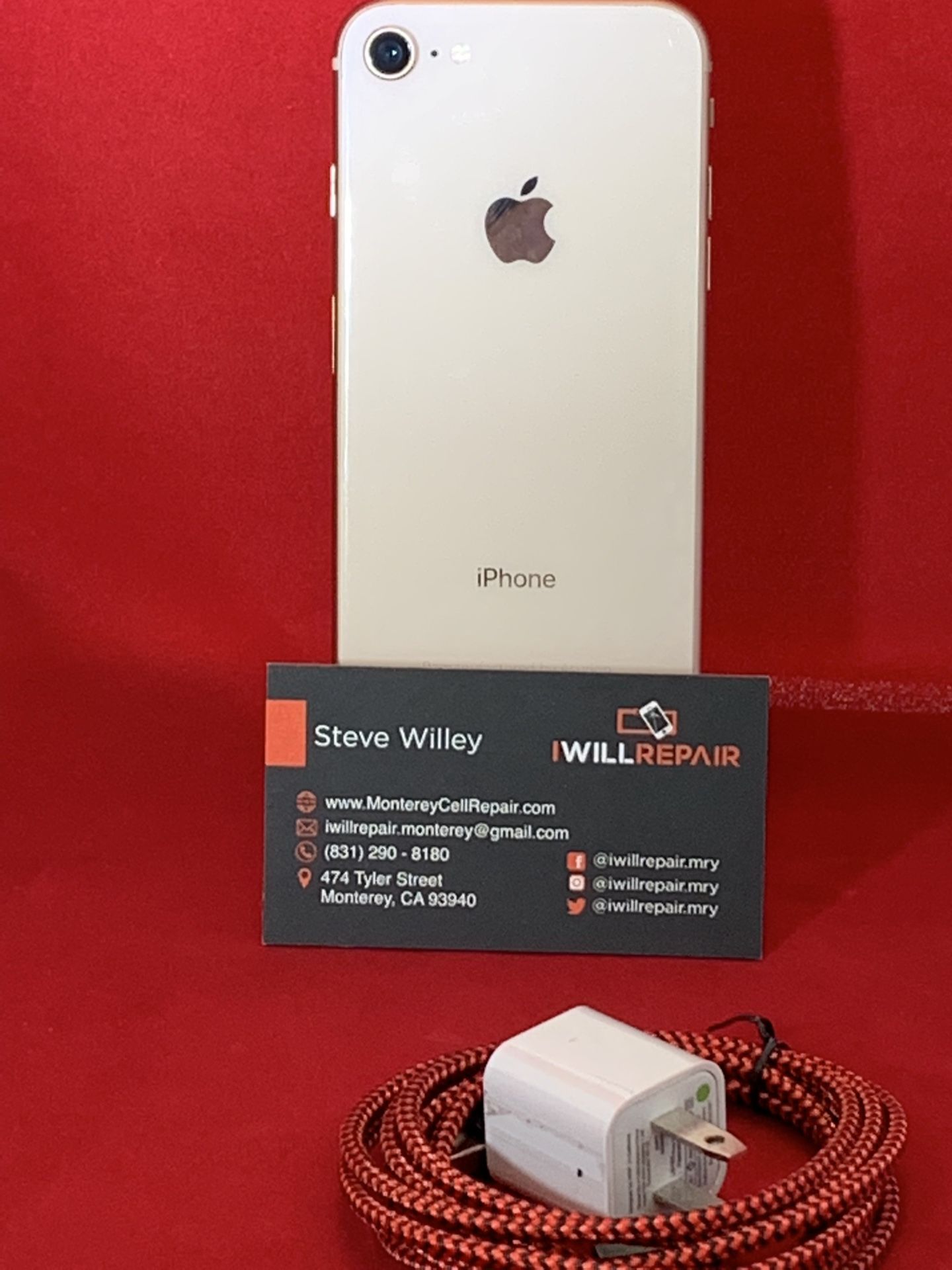 Apple iPhone 8 gold 64 GB unlocked $220