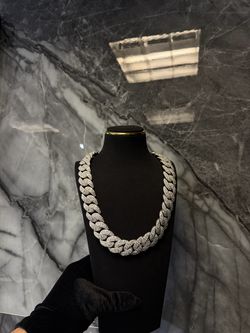 Moissanite Cuban Chain