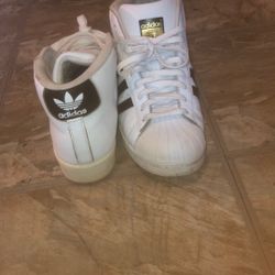 Men’s Adidas Model j  White And Black Size 81/2