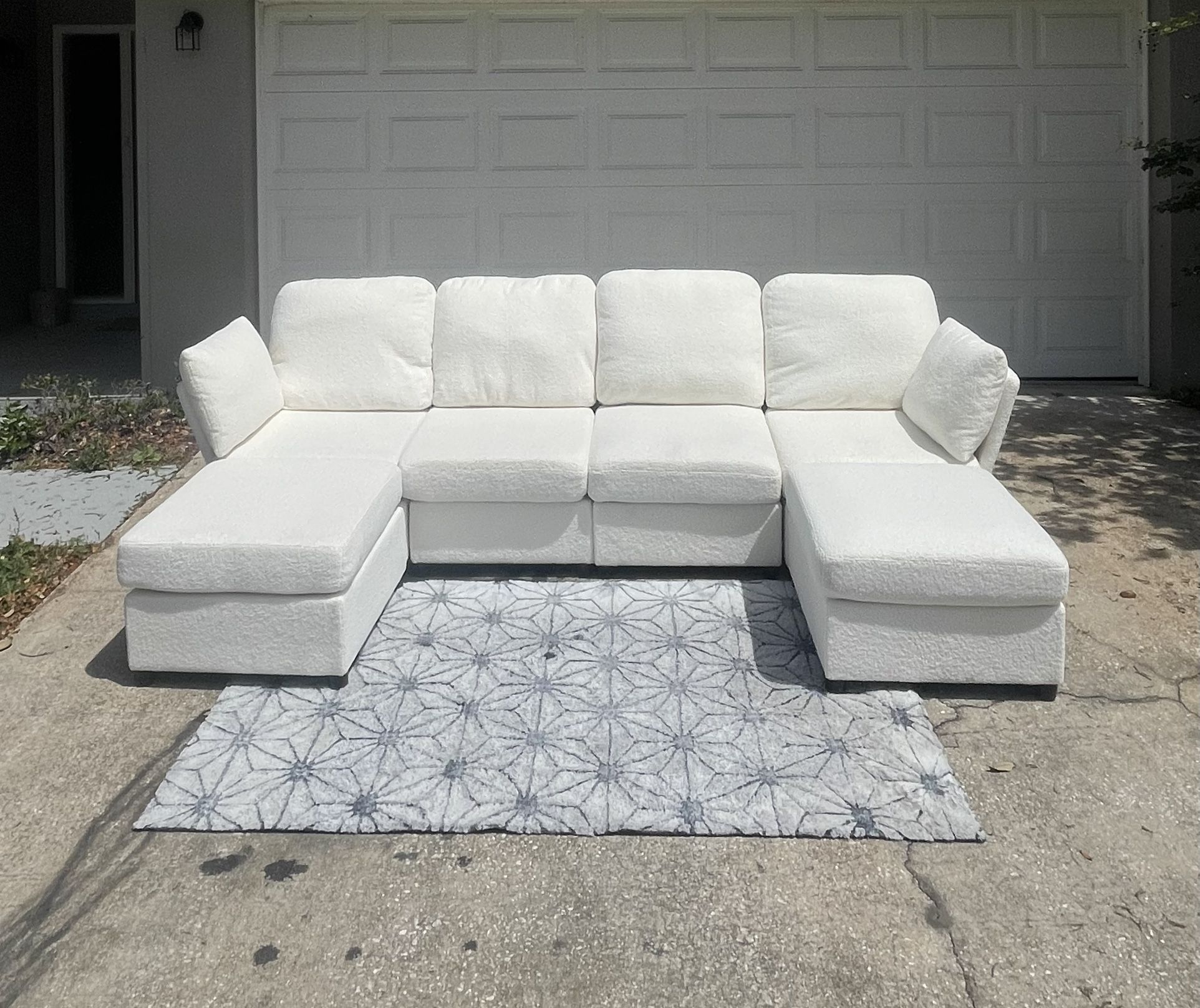 White Double L Sectional Couch / Sofa [FREE Delivery🚚]