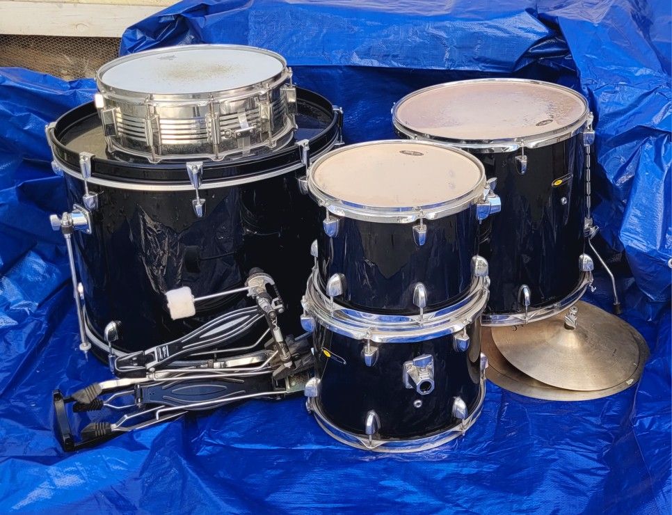SP Sound Percussion Drum Set- Bass/ Side Toms/ Floor Toms/ Snare/ High Hat And Stand/ Bass Foot Pedal