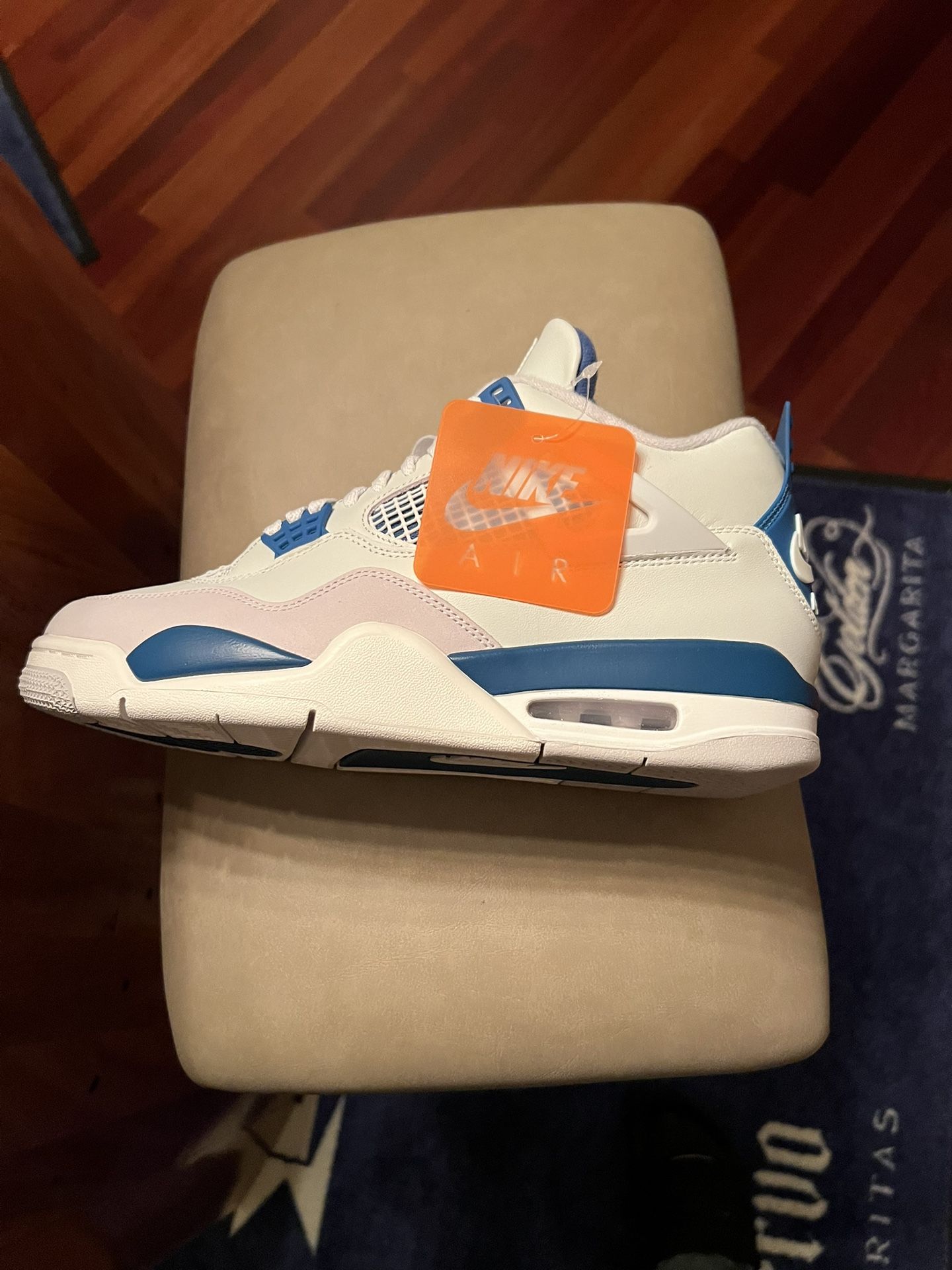 Jordan 4