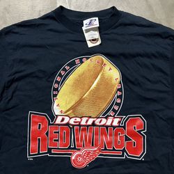 Vintage 90’s NHL Detroit Redwings Hockey Logo Athletic T-Shirt L