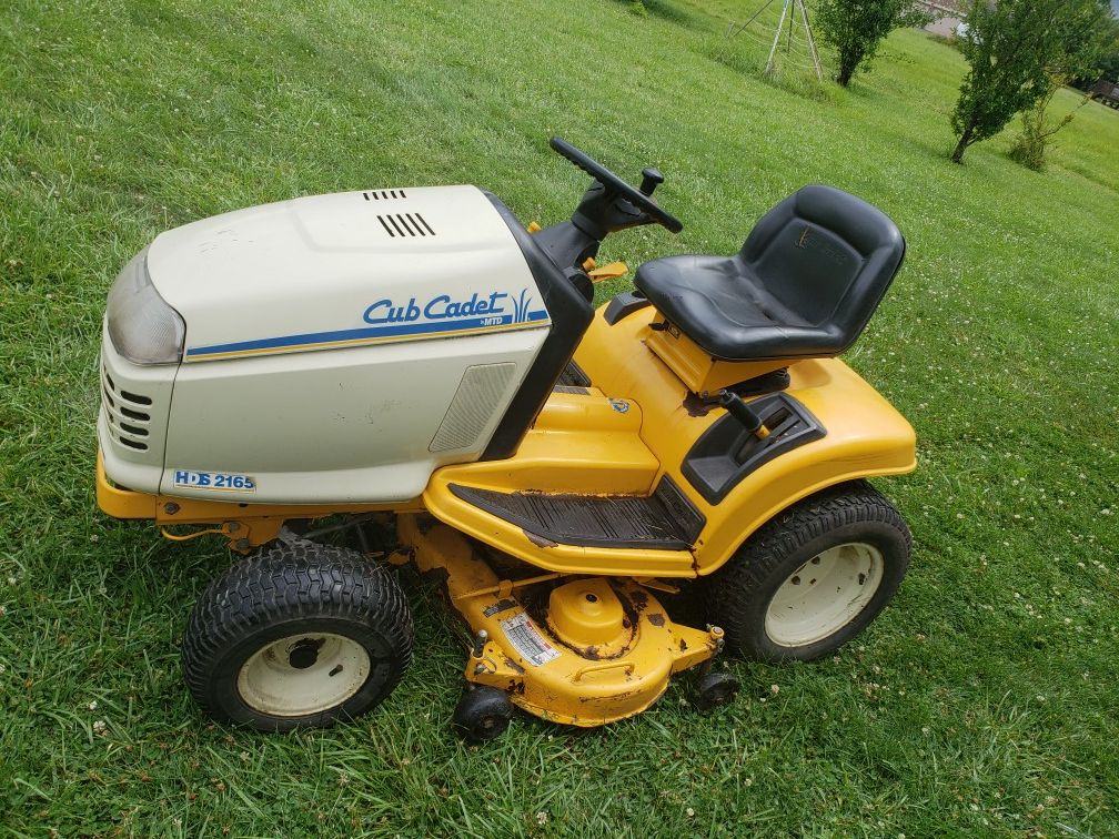 Cub cadet 2165 riding lawn mower for Sale in Aurora, IL OfferUp