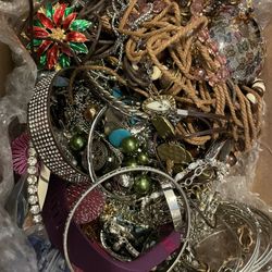 Mostly Jewelry Box 