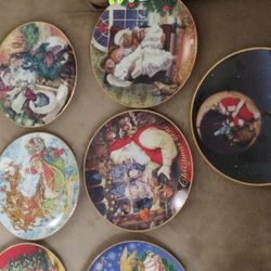 Vintage Avon: Christmas Plate Collectibles 