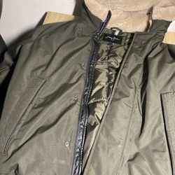 John men’s hooded parka jacket size:Large/XL