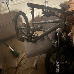 Mountain bike Status 2 170 S4