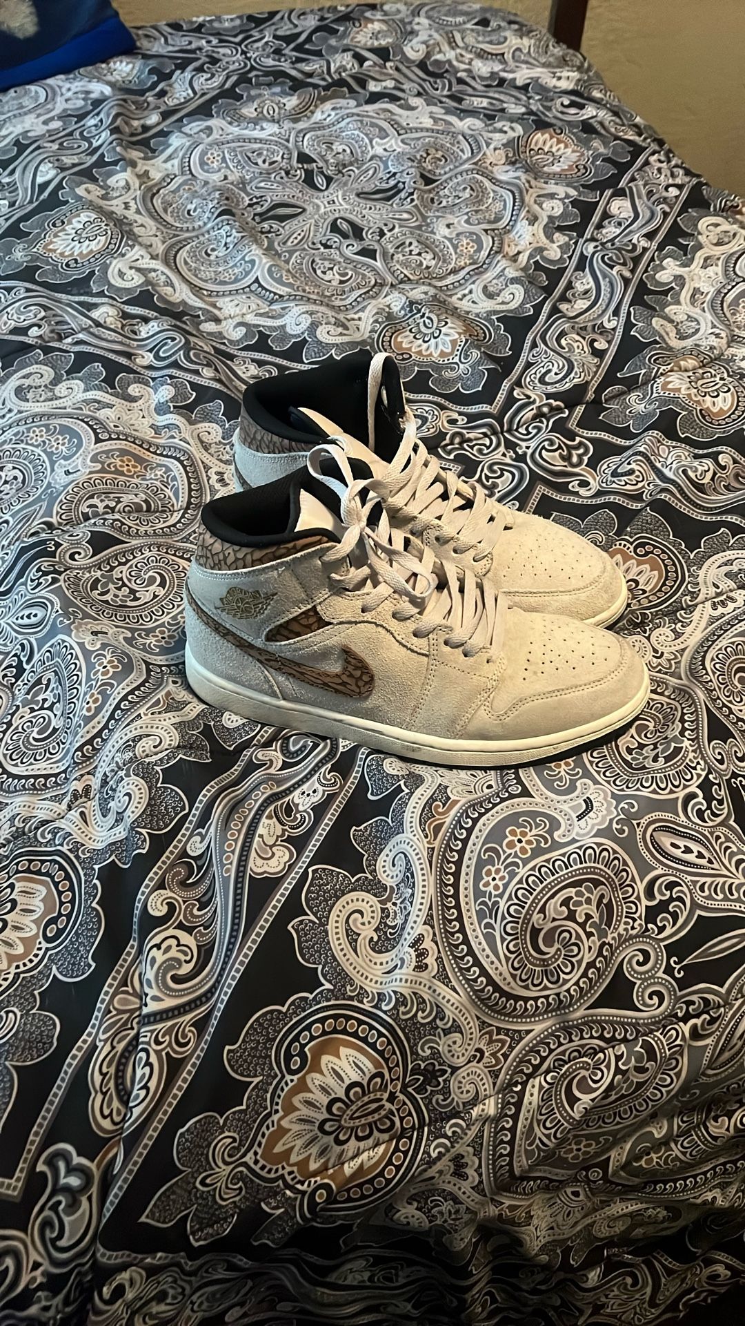 Jordan 1’s Khaki Suede Size 8.5 Men’s 