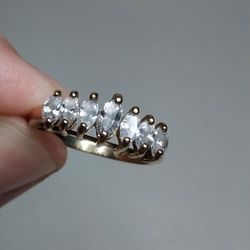 Vintage 10K Yellow Gold 7 CZ Diamond Ring