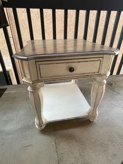 Side tables qty 2 - 28x24x24”