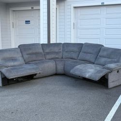 MACY’S 5 PIECES POWERED RECLINING GRAY SECTIONAL COUCH DELIVERY AVAILABLE  🚚