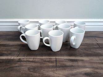 Like New Set of 10 Mugs