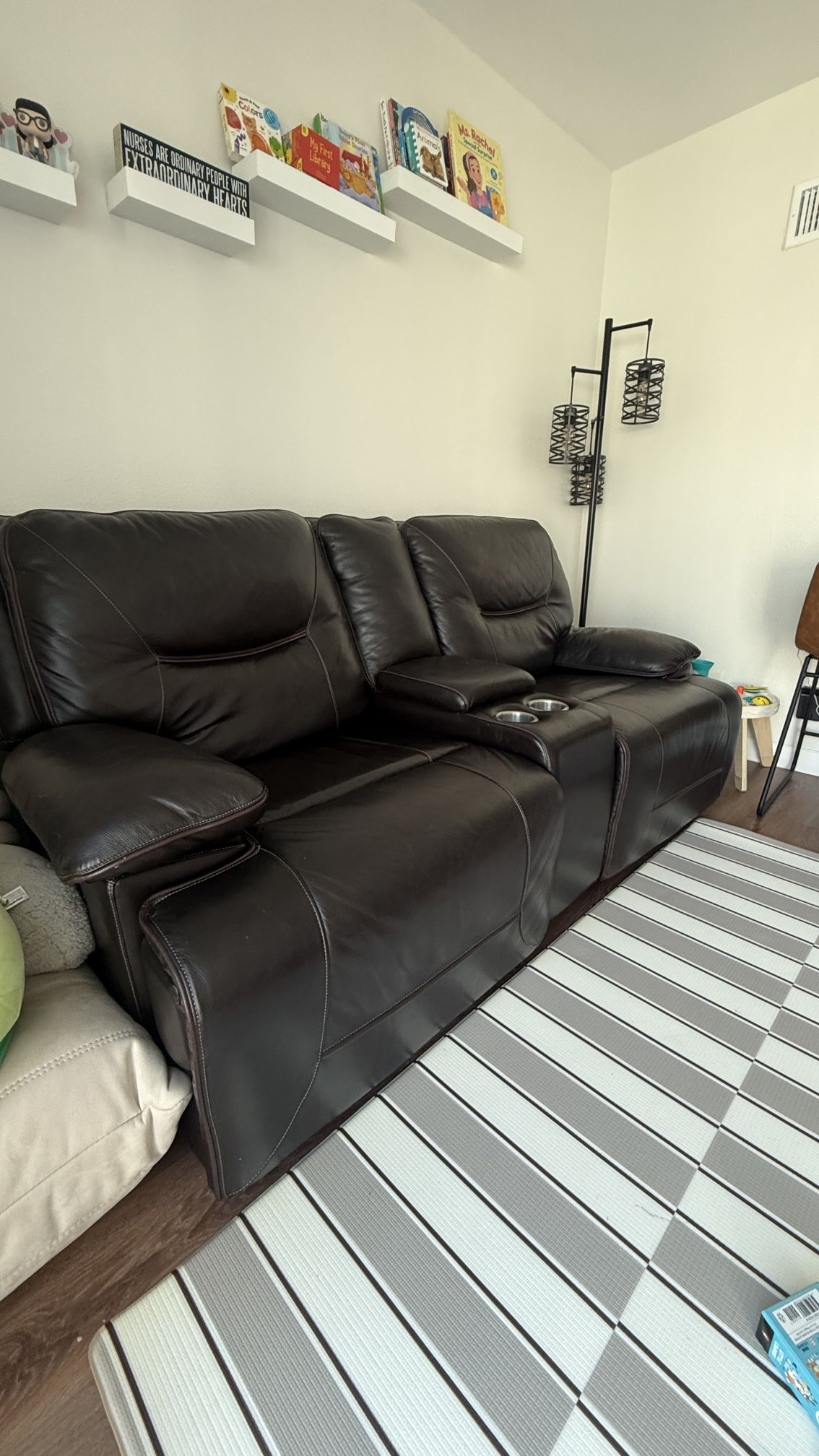 LEATHER LOVESEAT RECLINER COUCH