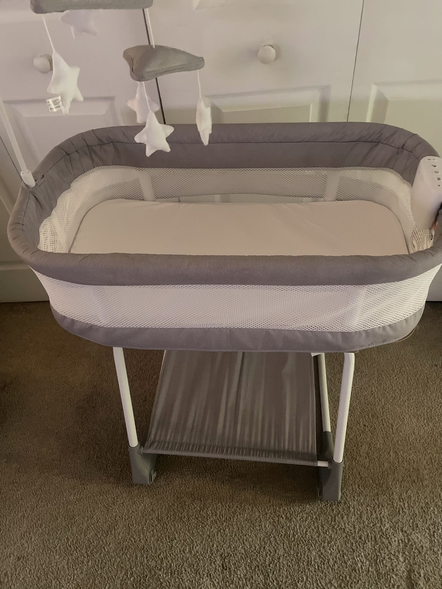 Simmons Kids' Shooting Star Rocking Bassinet