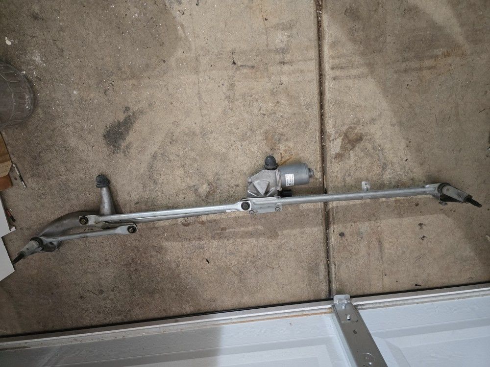 Front Windshield Wiper Linkage - 2013-2018 Ford C Max