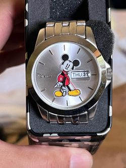 Mickey Mouse silver dial, 5-link ss bracelet