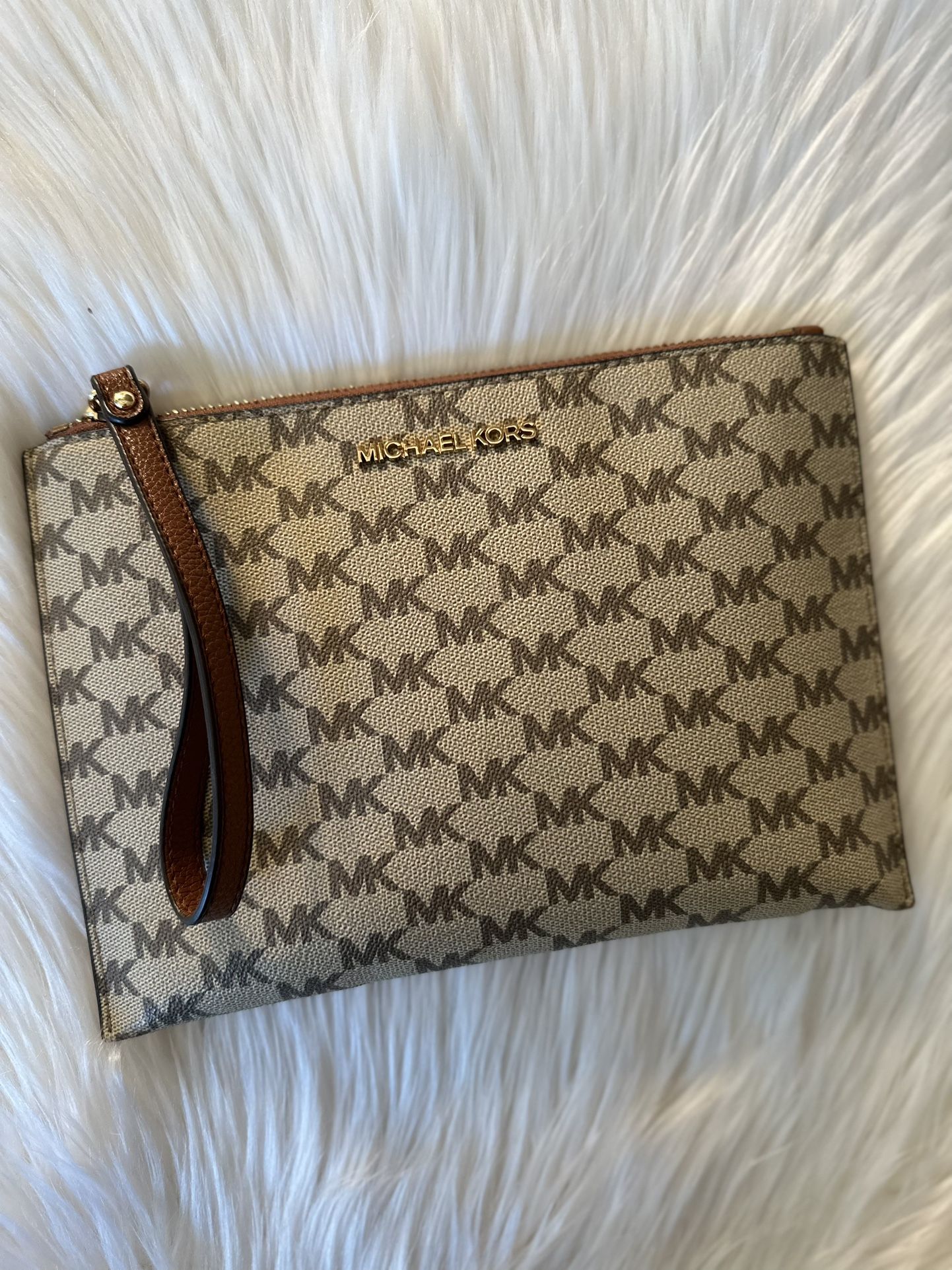 MICHAEL KORS Wristlet 