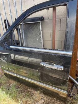 Left 2 door Escalade 2011