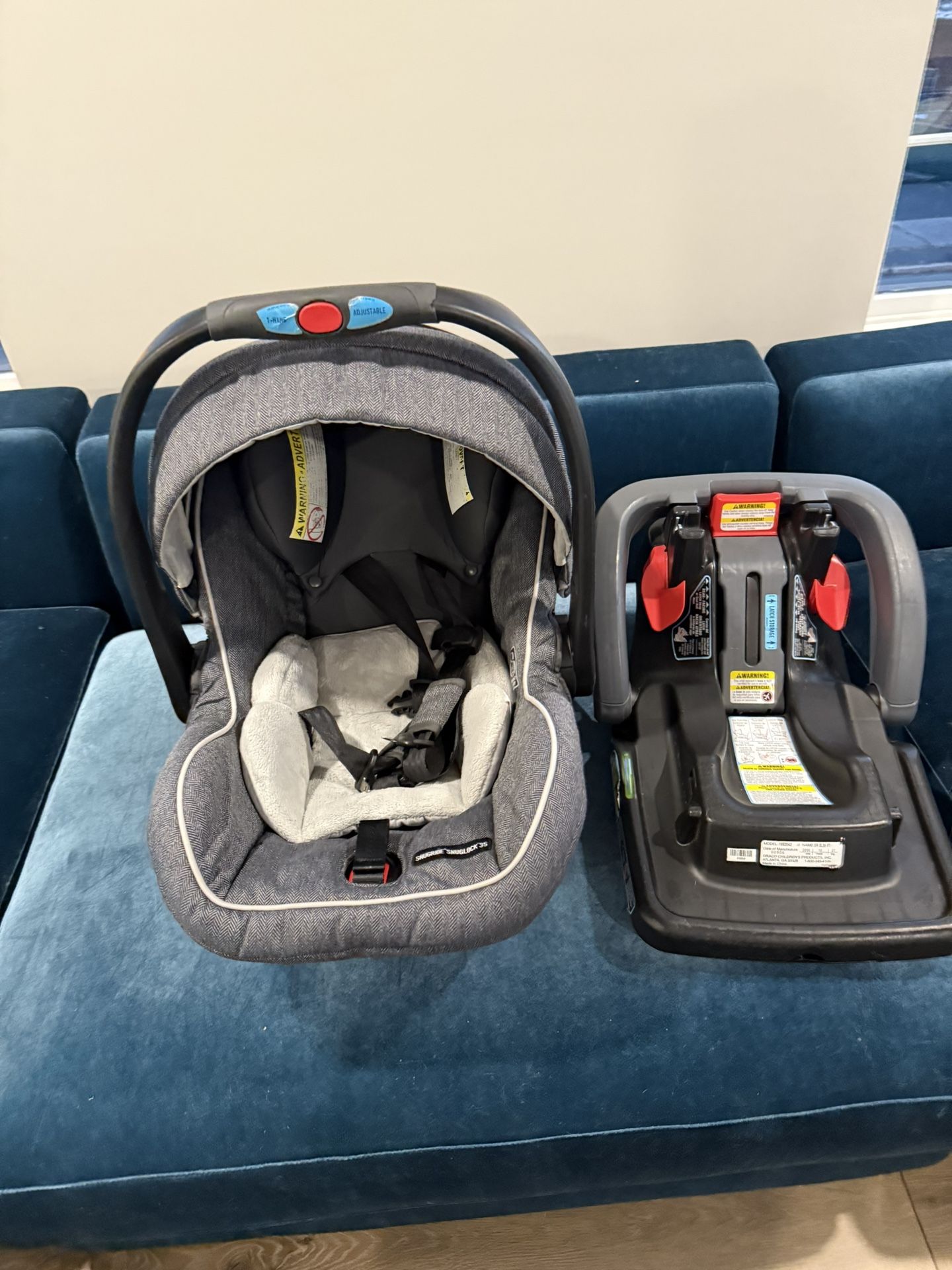 Graco SnugRide SnugLock 35 LX Infant Car Seat with Base — Excellent Condition