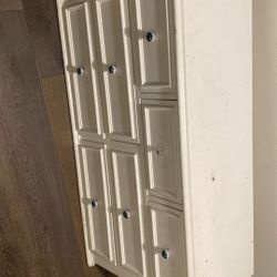 Free Dresser 
