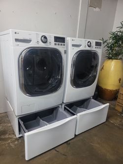 LG SET STEAM WASHE4 ANX STEAM DRYET https://offerup.com/redirect/?o=SlUuQk8=