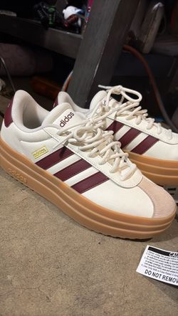Adidas Women’s SZ. 8