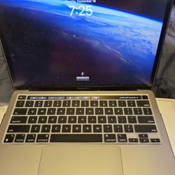 13in MacBook Pro M1 256gb 2021 