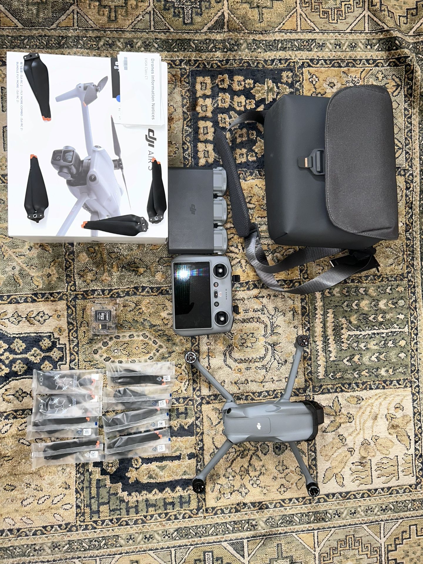 DJI Air 3 Fly More R2 Combo
