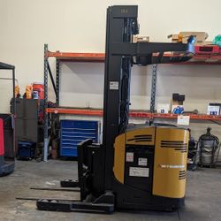 Reach Forklift 