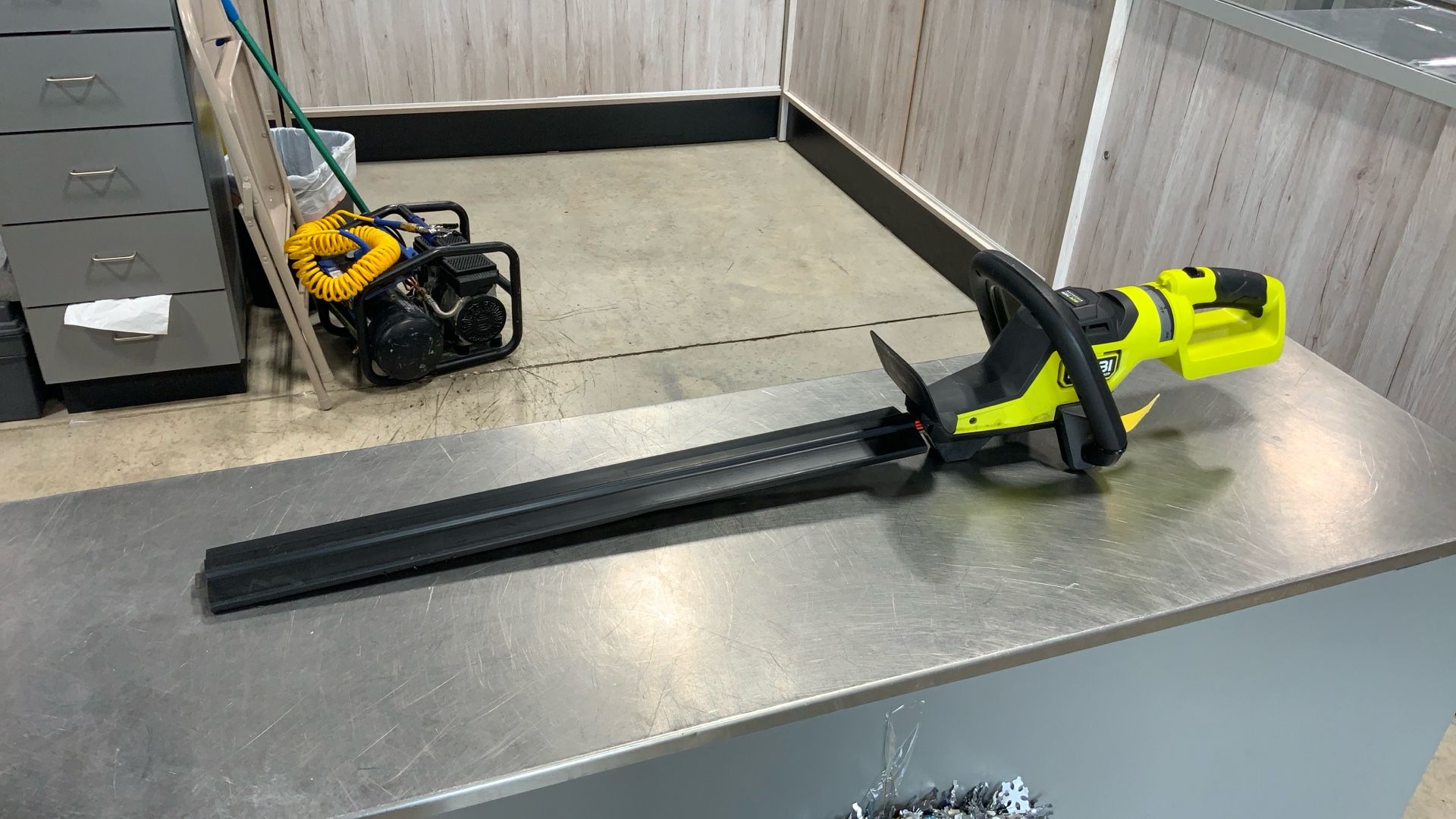 Ryobi 40v Cordless Hedge Trimmer (TOOL ONLY)