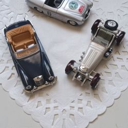 5 Collectible Diecast Cars