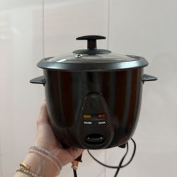 Entire Kitchen For Sale! Tea Kettle Rice Cooker Coffee Frother Baking Mitts Cups Mugs & More Kitchen Aide 