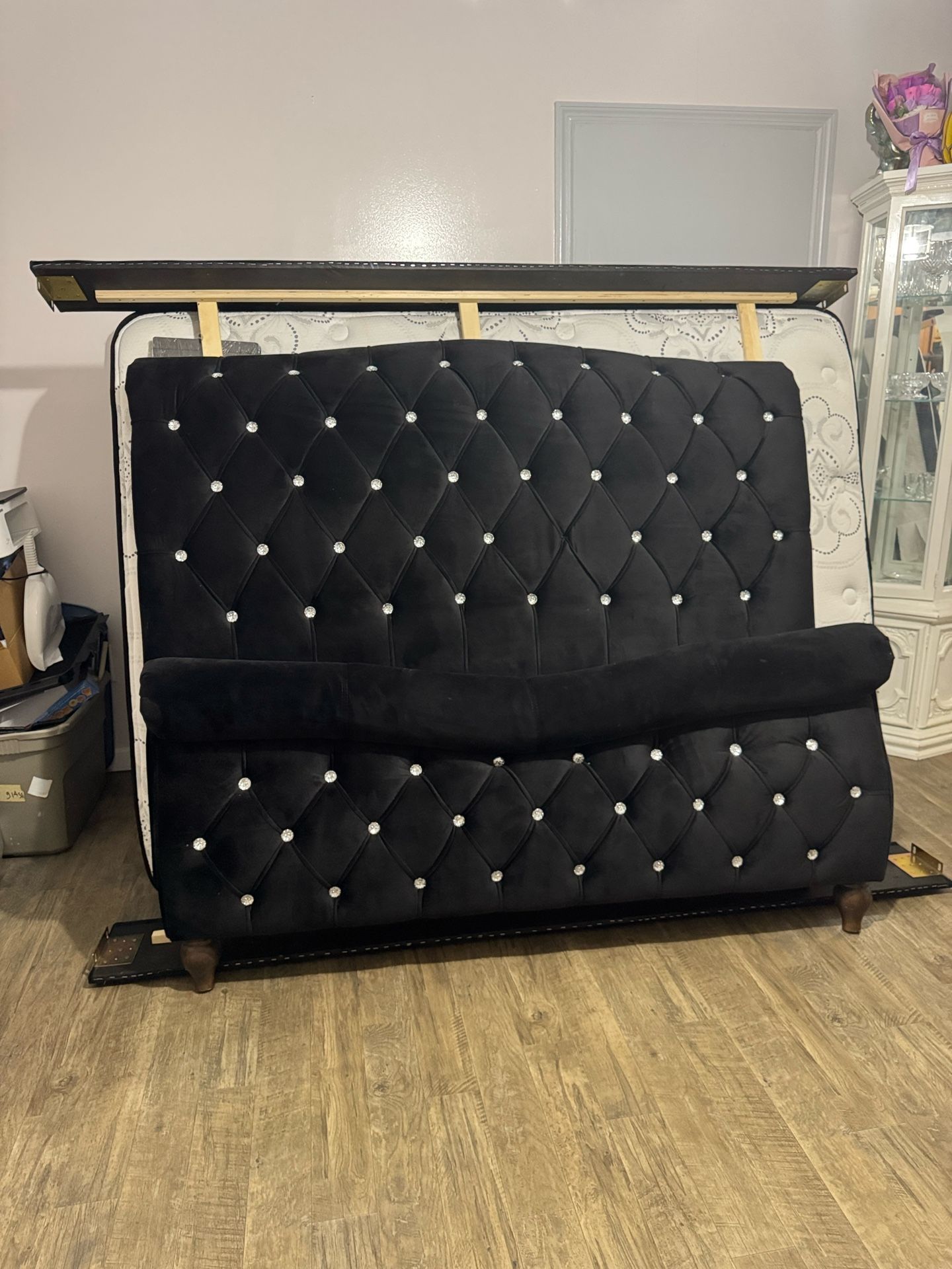 Queen Size Bed With Mattress