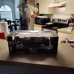 Jada 1/18 Scale Diecast - 91670 The Godfather '40 Cadillac Fleetwood Series 1975