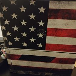 Xbox 360 E Console Model 1538 4GB W/ Kinect