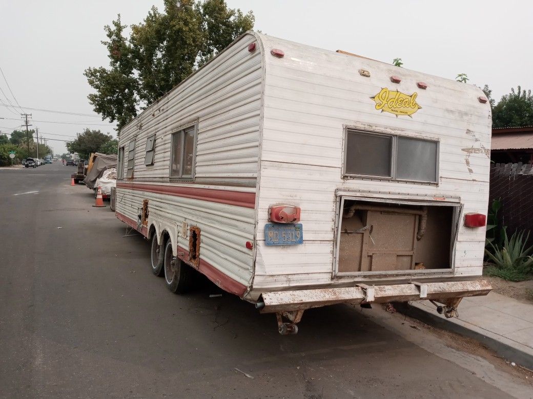 Ideal tandem travel trailer