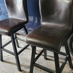 Chairs/Stools 