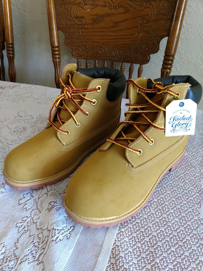 BRAND NEW Work Hunting, Hiking, Camping Boots Adult Size 4