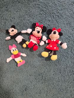 4 DISNEY CHARACTERS SEE DESCRIPTION