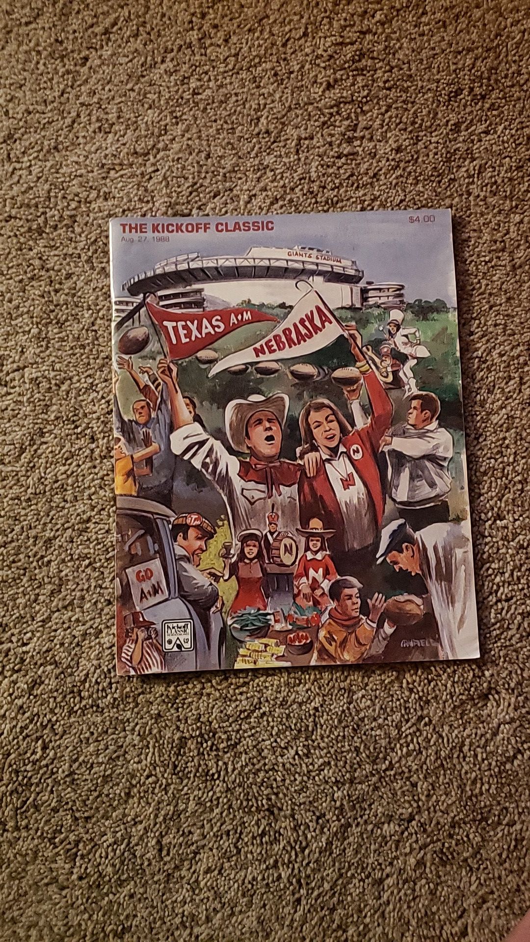 1988 vintage College Football Magazine Collectible
